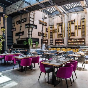 Pritaikomas prabangus modernus restorano baldų komplektas