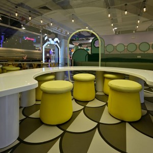 Mobiliario, mesa y sillas para áreas públicas comerciales personalizadas para cafetería, biblioteca de hotel y parques infantiles