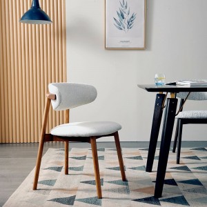 Jedilni stol iz jesenovega lesa v nordijskem slogu