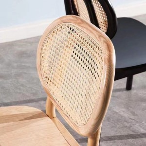 Обідній стілець зі спинкою з натурального ротанга