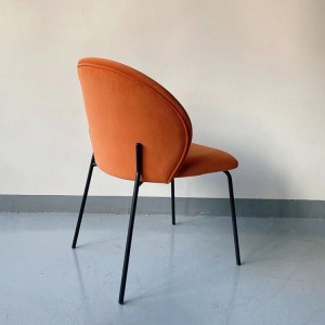Трпезариска столица од кадифена ткаенина од ресторан