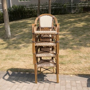 Taula i cadires de vímet de jardí exterior Mobles de pati de cadires