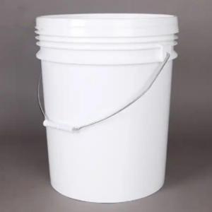 Plastové kbelíky jsou víceúčelové a odolné
