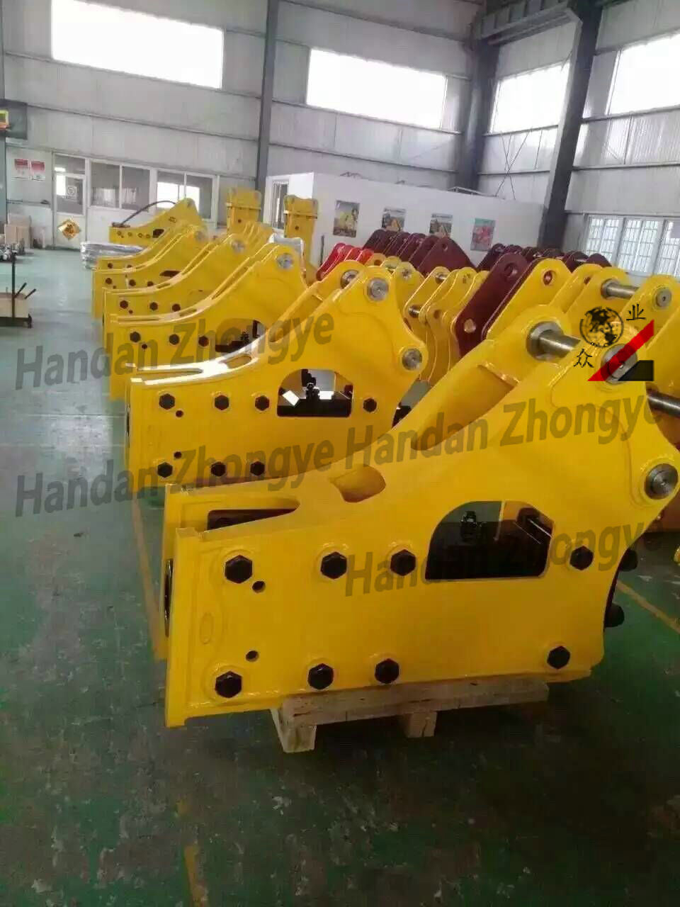Rapid Delivery for Excavator Hydraulic Rock Hammer - Soosan Hydraulic Breaker Sb81 for 20ton Class Excavator Sb70 Breaker – Zhongye
